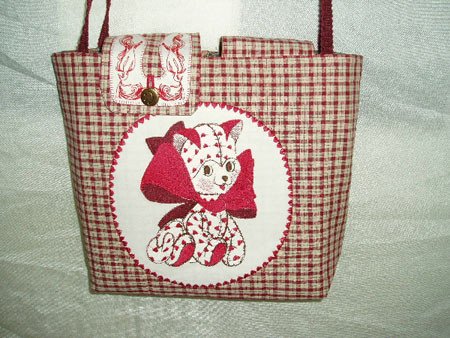 Kitty-handbag-front,-close-.jpg